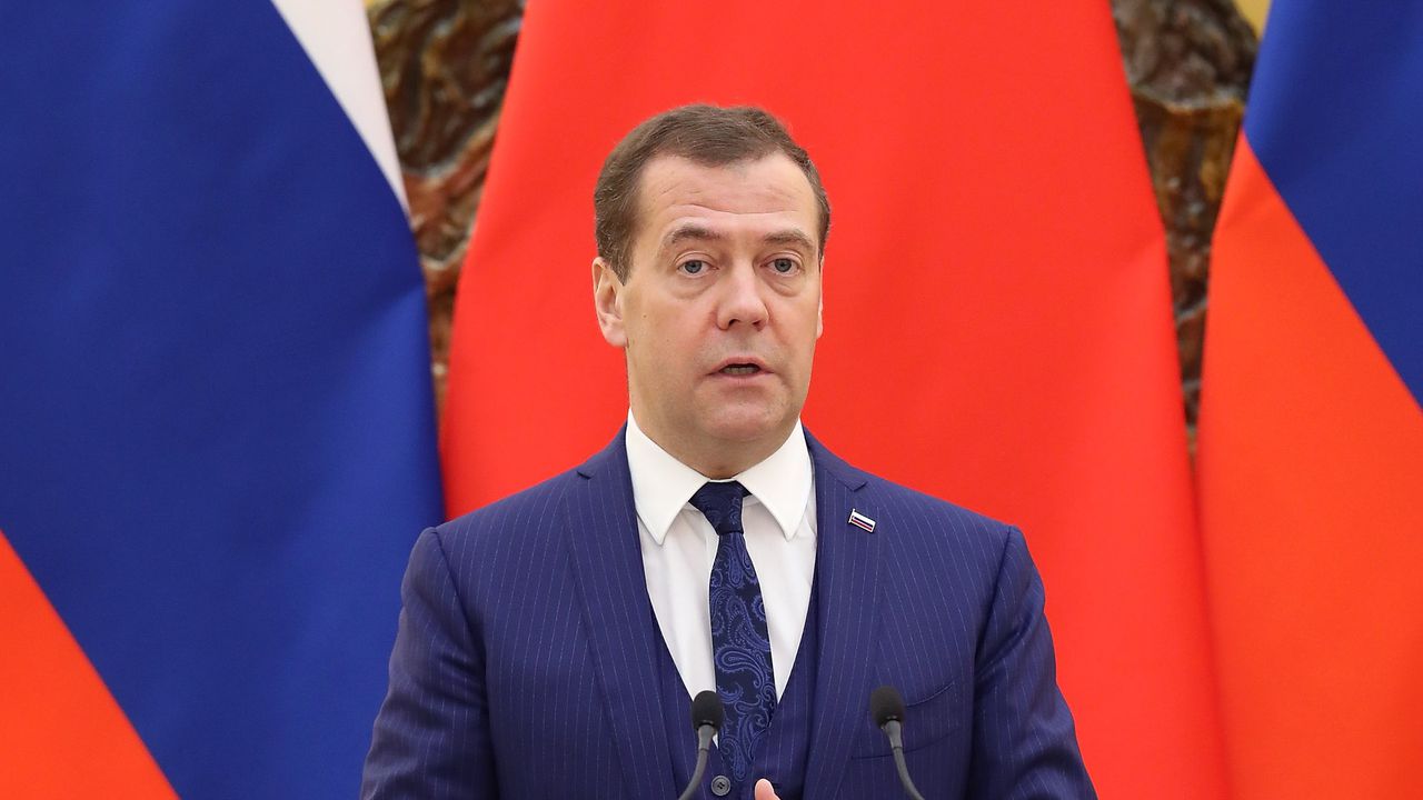 Медведев: ЕС е директна заплаха за Русия