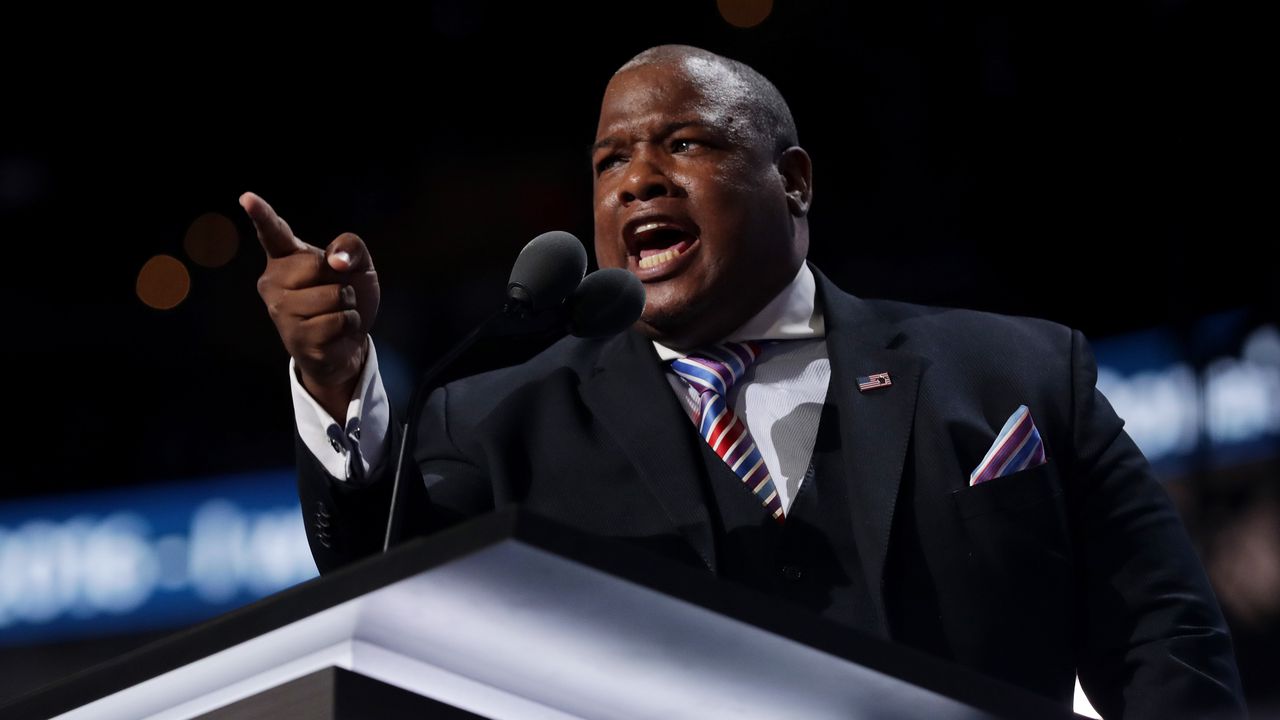 Духовният съветник на Тръмп: САЩ ще приемат закон за санкции срещу Русия