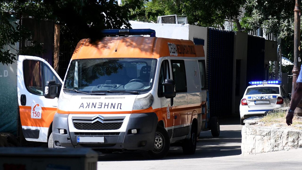 14-годишно момче от детски лагер е паднало от терасата на