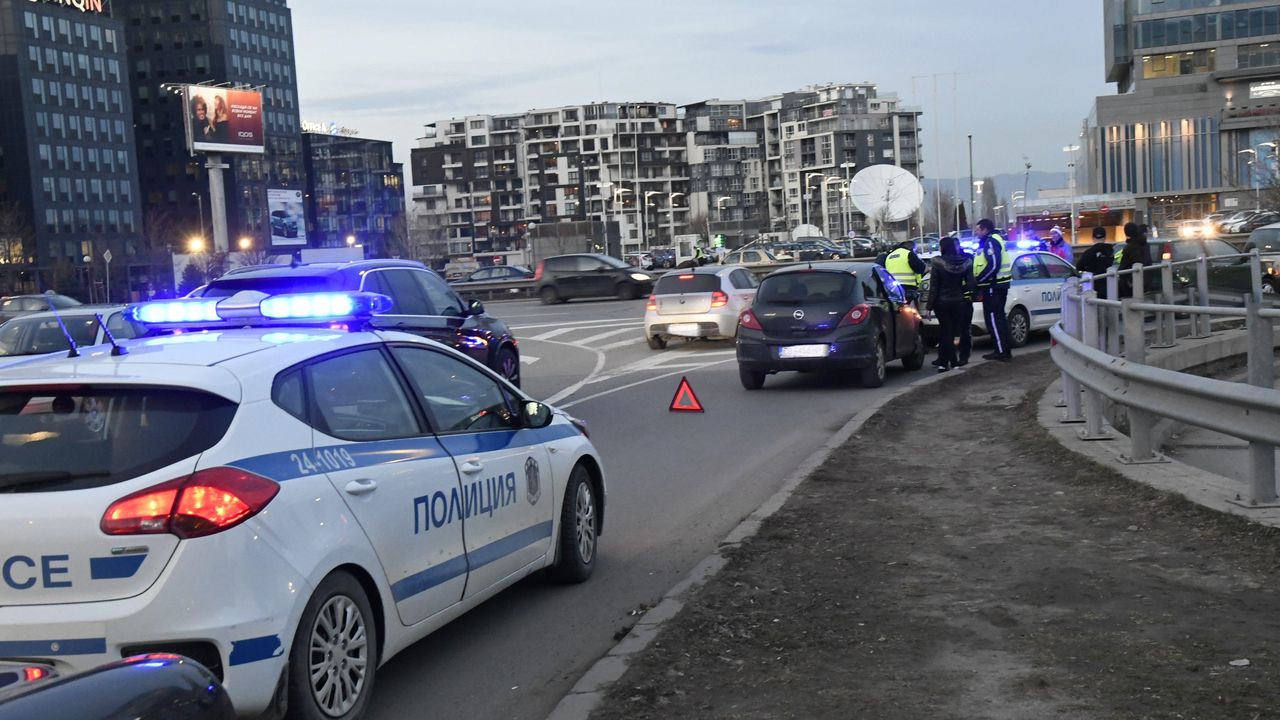 Три автомобила са катастрофирали на столичния бул. Цариградско шосе в
