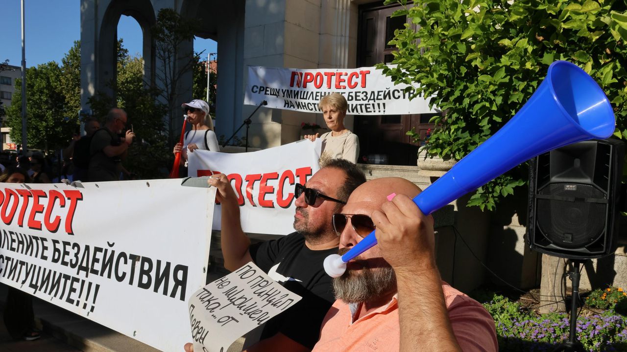 Плевен на пореден протест: Водната криза е целенасочена, искат да обезлюдят града