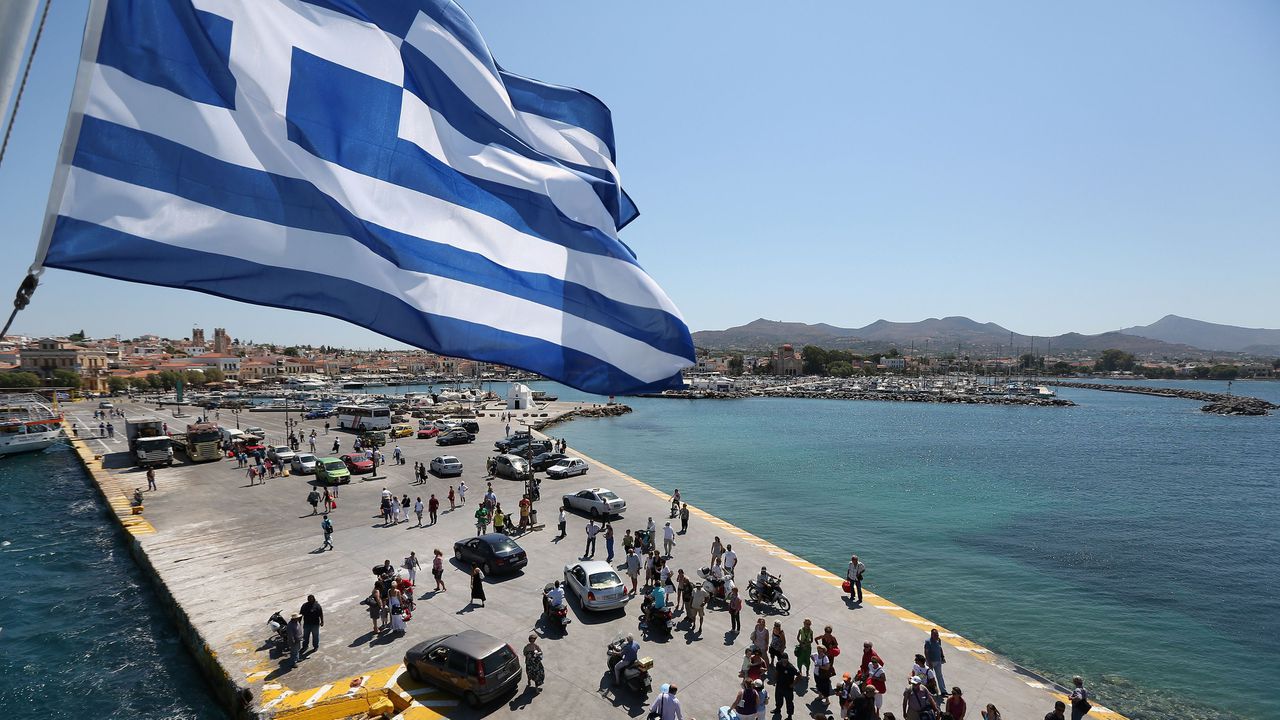 Стачка нарушава морския транспорт в Гърция