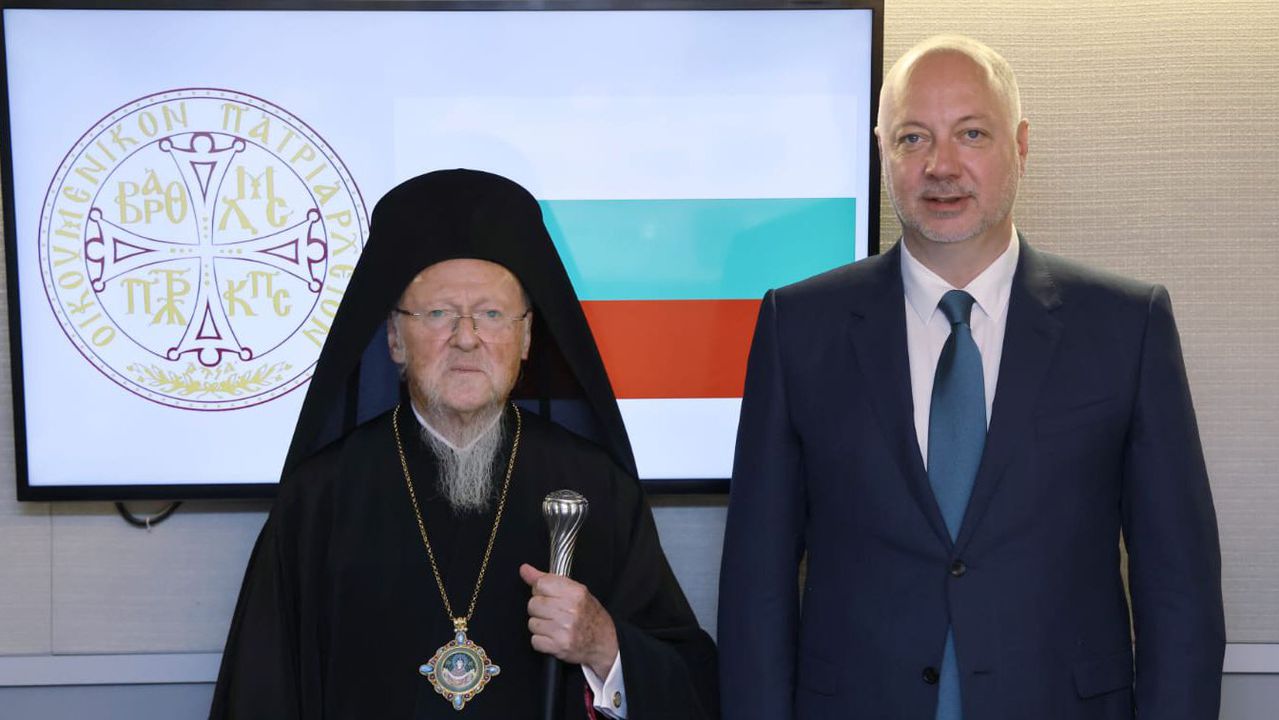 Мирът и солидарността в световен план трябва да бъдат насърчавани