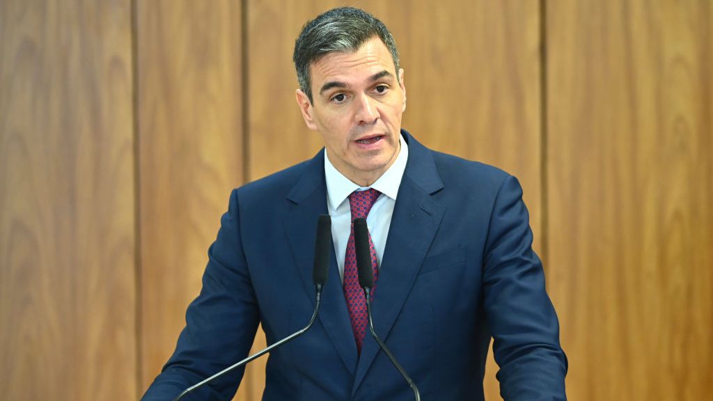 Министър-председателят на Испания Педро Санчес заяви в интервю за Блумбърг,