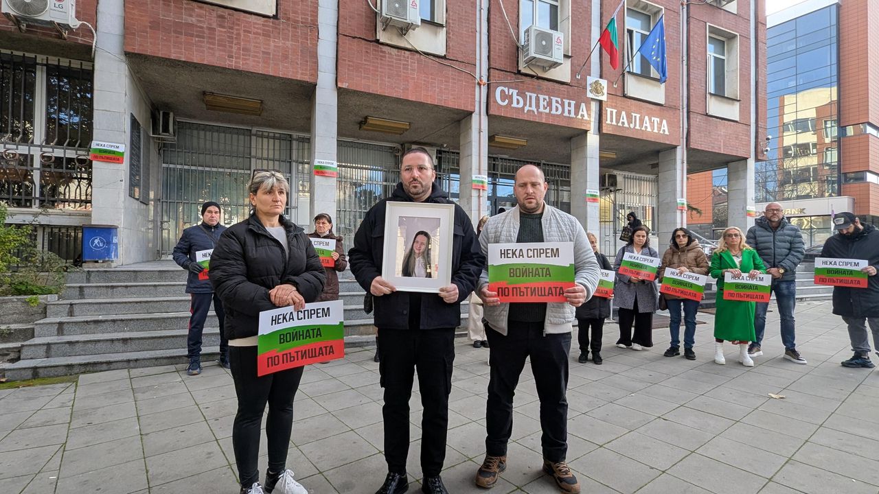 По делото, с начален час 10.00 часа, ще бъдат изслушани