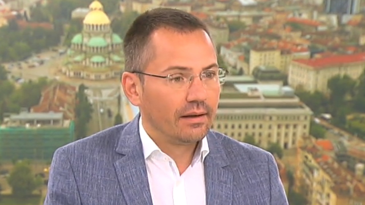 Джамбазки: Щом държавата не може, нека частни фирми да пазят личните ни данни