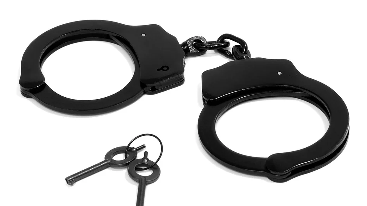 Непълнолетен е задържан за нападение и грабеж на 81-годишна жена във Враца