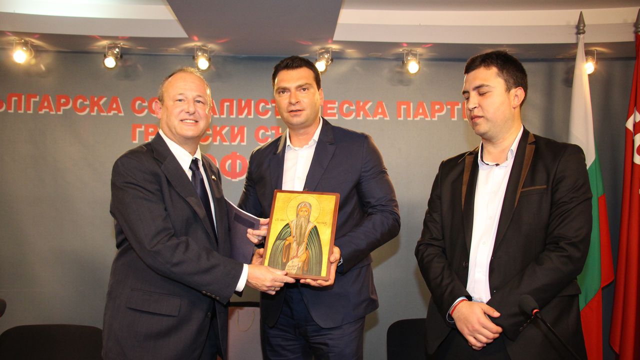 Калоян Паргов посрещна посланика на САЩ Ерик Рубин в централата на БСП – София