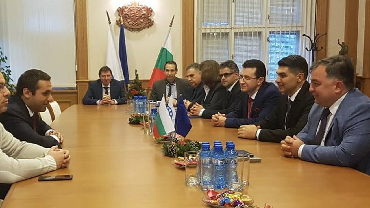Караниколов: Във ВМЗ Сопот ще получат и Коледни бонуси