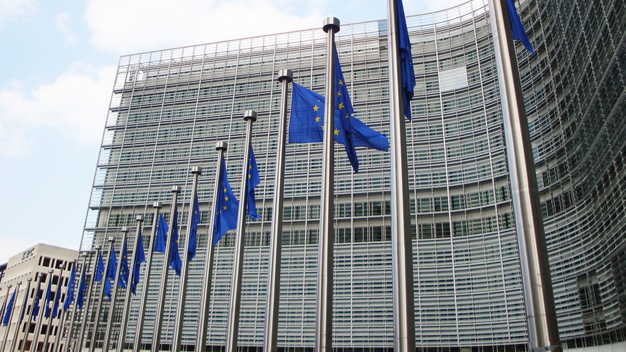 ЕК препоръчва да отпаднат мониторинговите доклади за България?