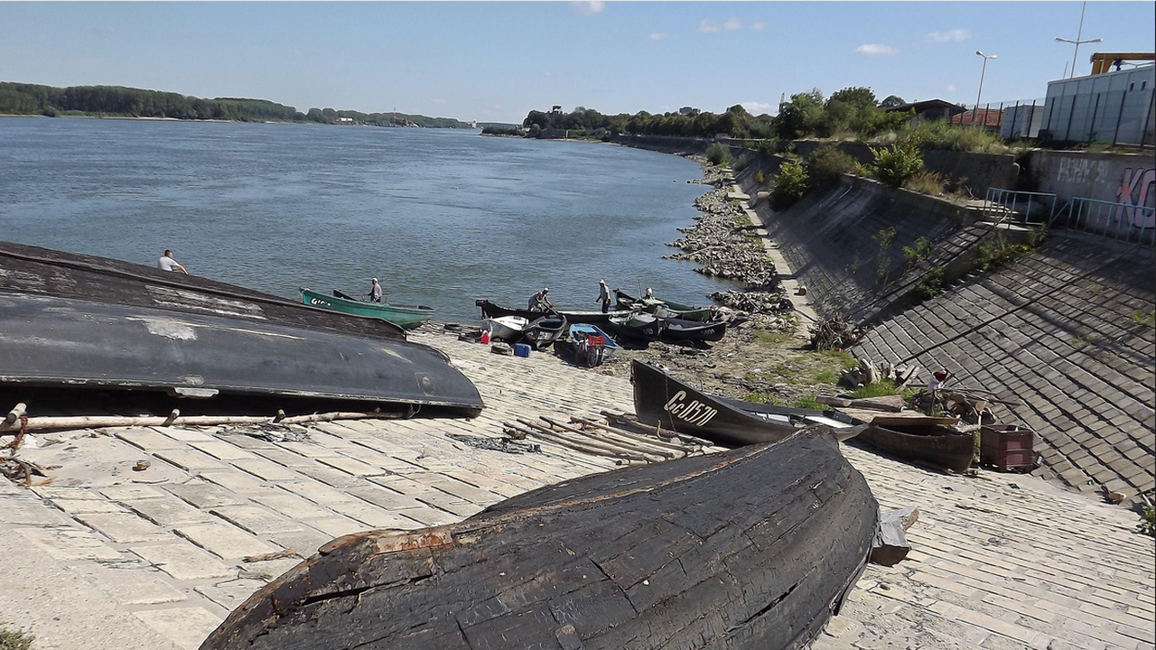 Удавилият се в Дунав 16-годишен Боян показал на майка си клип как скача в реката