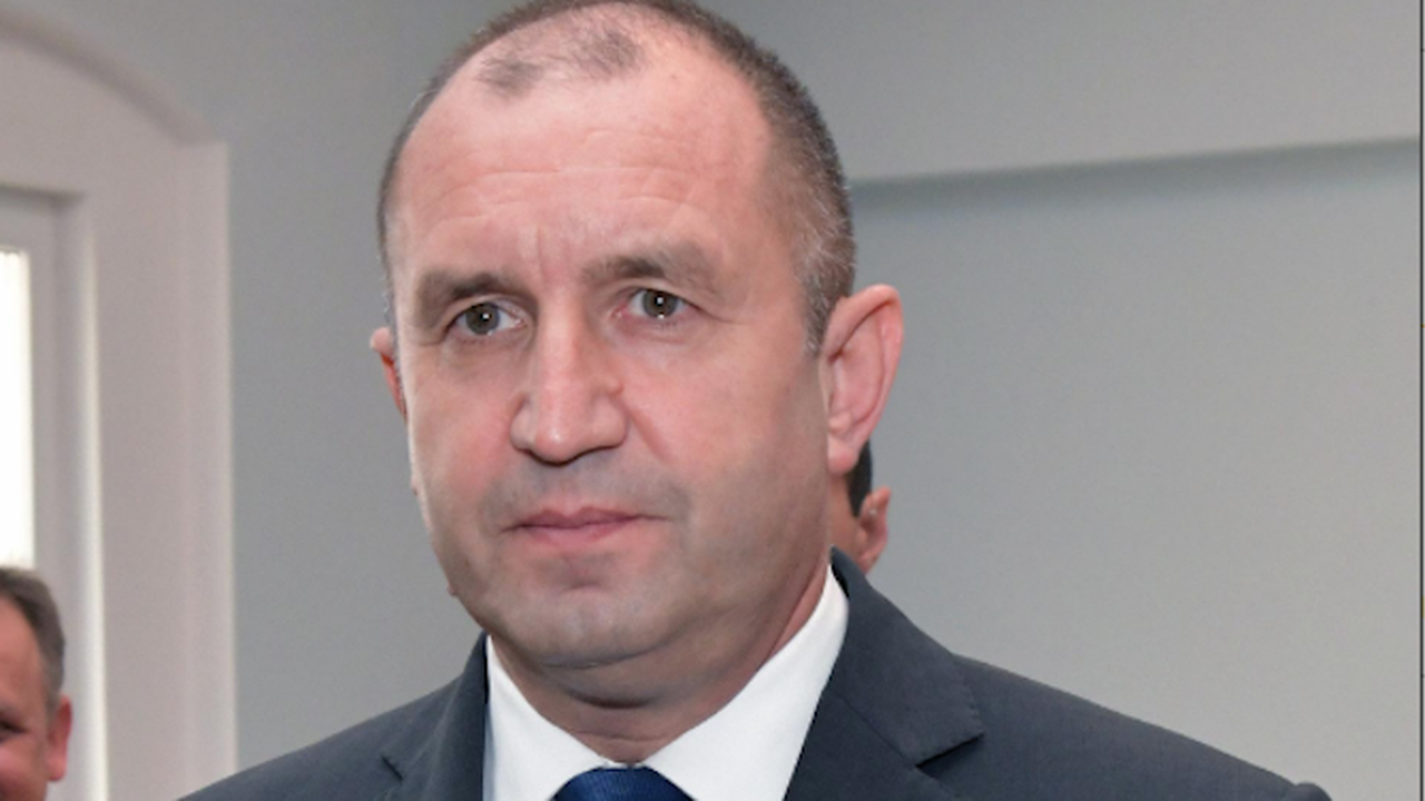 Радев на поклонението на Ламбо: Той беше човешкото лице на българската политика