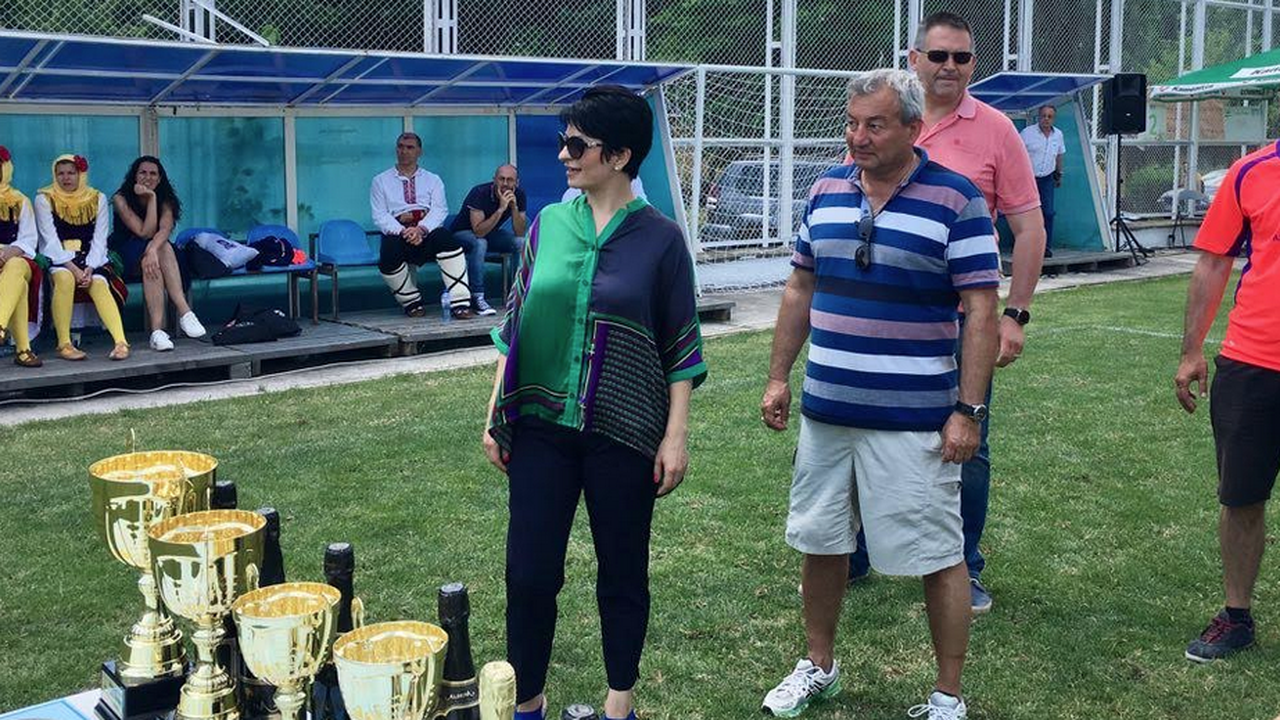 Десислава Атанасова връчи „Албена къп“ на шампионите от ДиЕксСи Технолоджи София