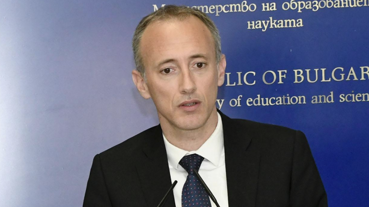 Красимир Вълчев: Трябва да се промени процедурата по одобряване на учебниците