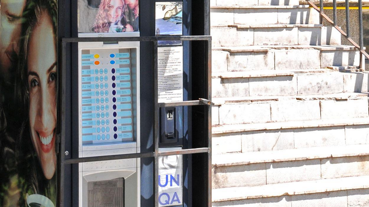 Полицията в Русе разследва палежи на автомати за кафе