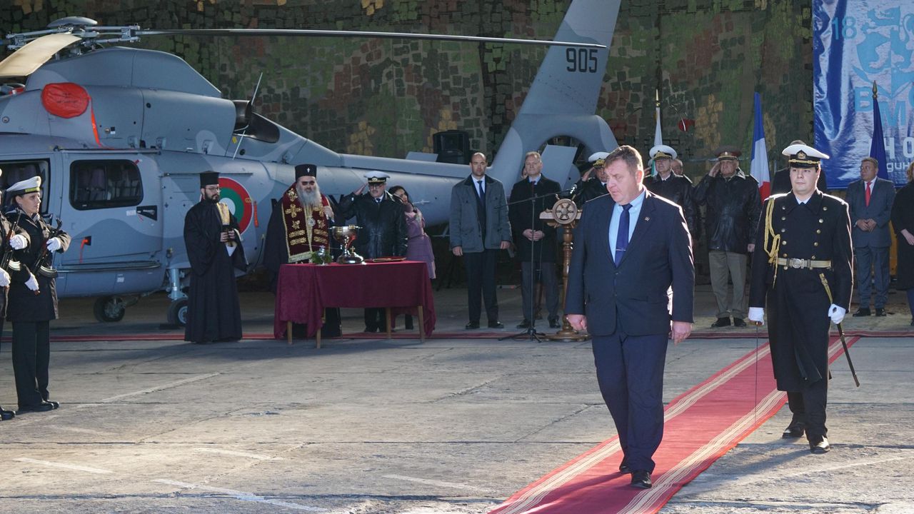 Каракачанов: Две са подадените оферти за строеж на новите кораби за ВМС