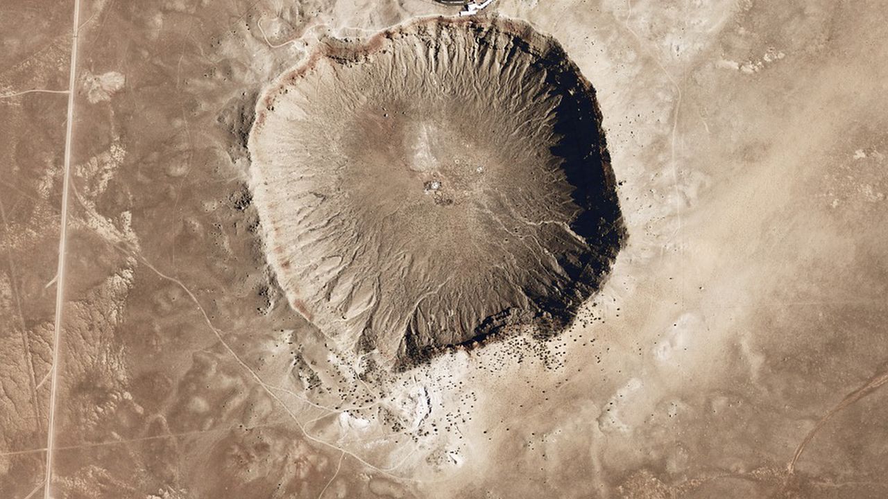 Огромен метеорит падна в поле в Индия