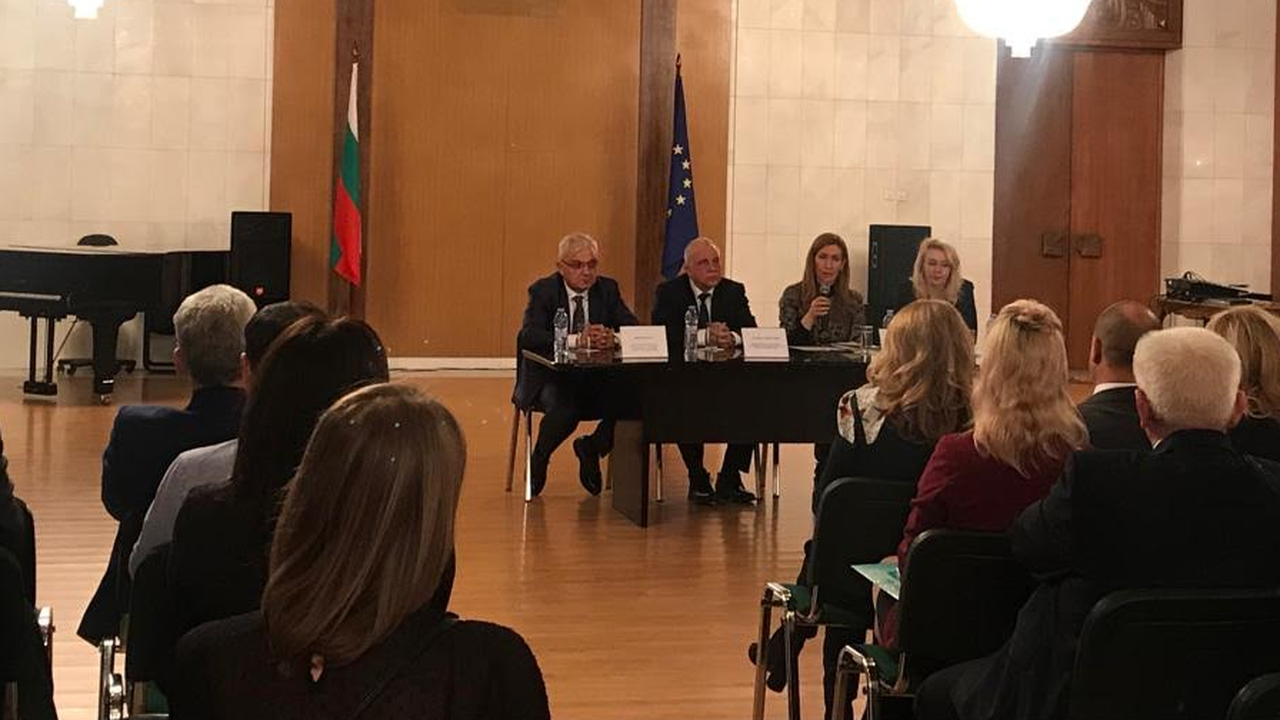 Ангелкова пред туроператори в Москва: С Вашето партньорство ще реализираме потенциала на българския туризъм