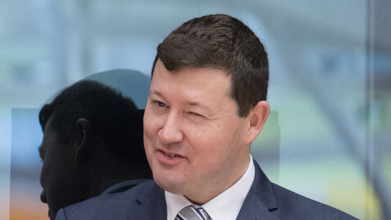 Запазват поста на скандалният генерален секретар на ЕК Мартин Зелмайер?