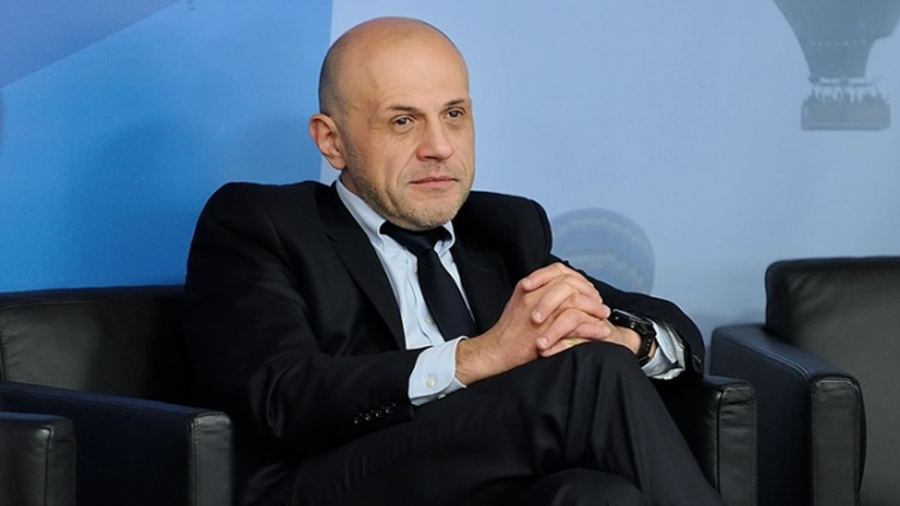 Томислав Дончев се отърва от "горещия картоф" с електронното управление