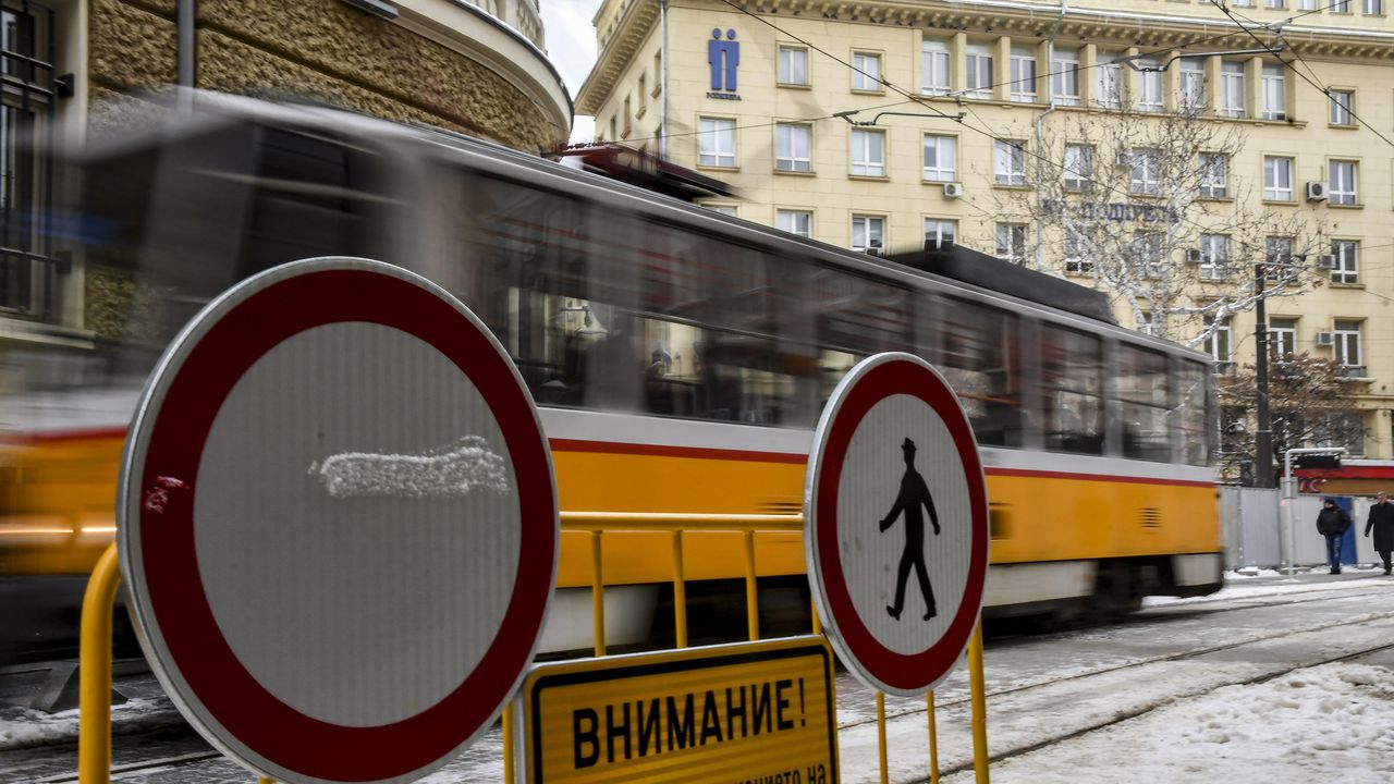Временно променят движението в София