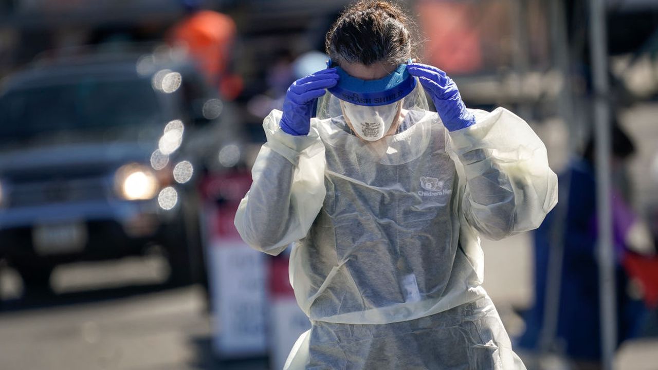 Общинската Втора МБАЛ работи в нормален ритъм и приема пациенти в различните си отделения и клиники