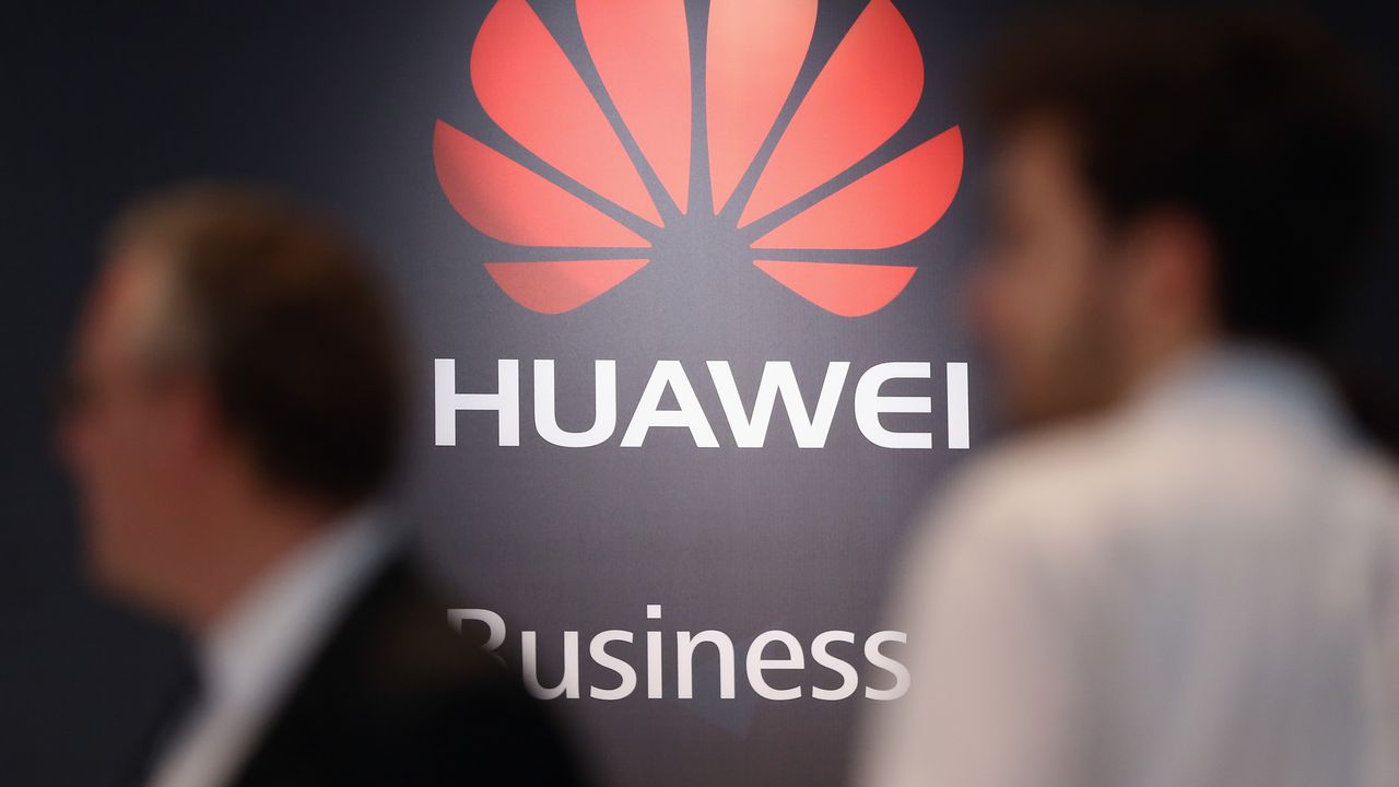 САЩ повдигнаха обвинения срещу компания Huawei и финансовия ѝ директор Мън Ванчжоу