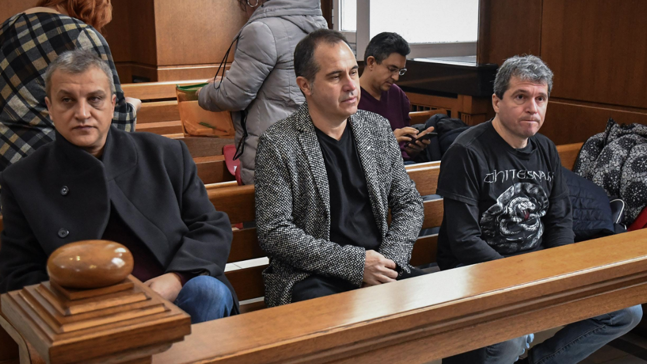 СГС гледа делото за регистрация на партията на Слави Трифонов