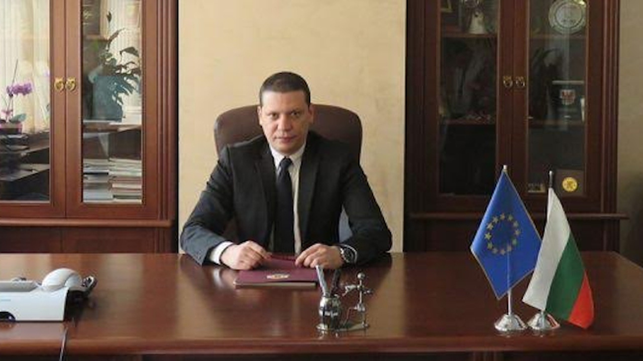 Ученици от Индия идват в ''Боровец'' по покана на областния управител Илиан Тодоров