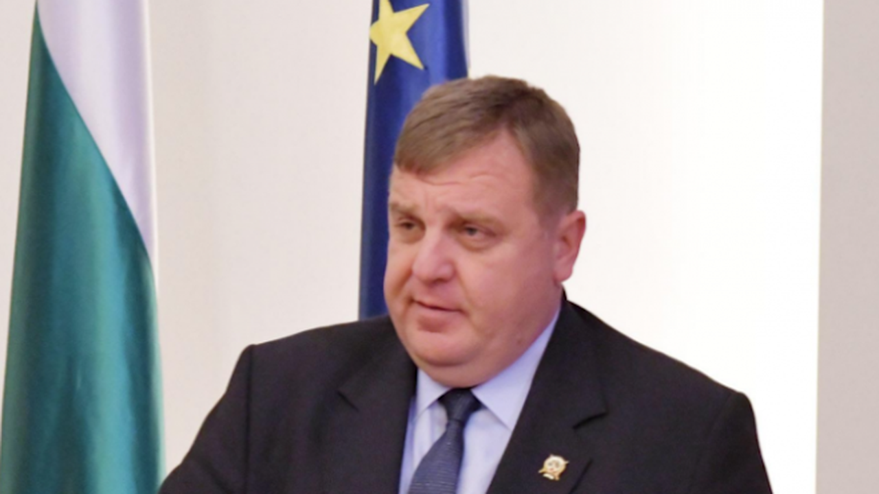 Красимир Каракачанов за кризата с мигрантите: Пикът тепърва предстои