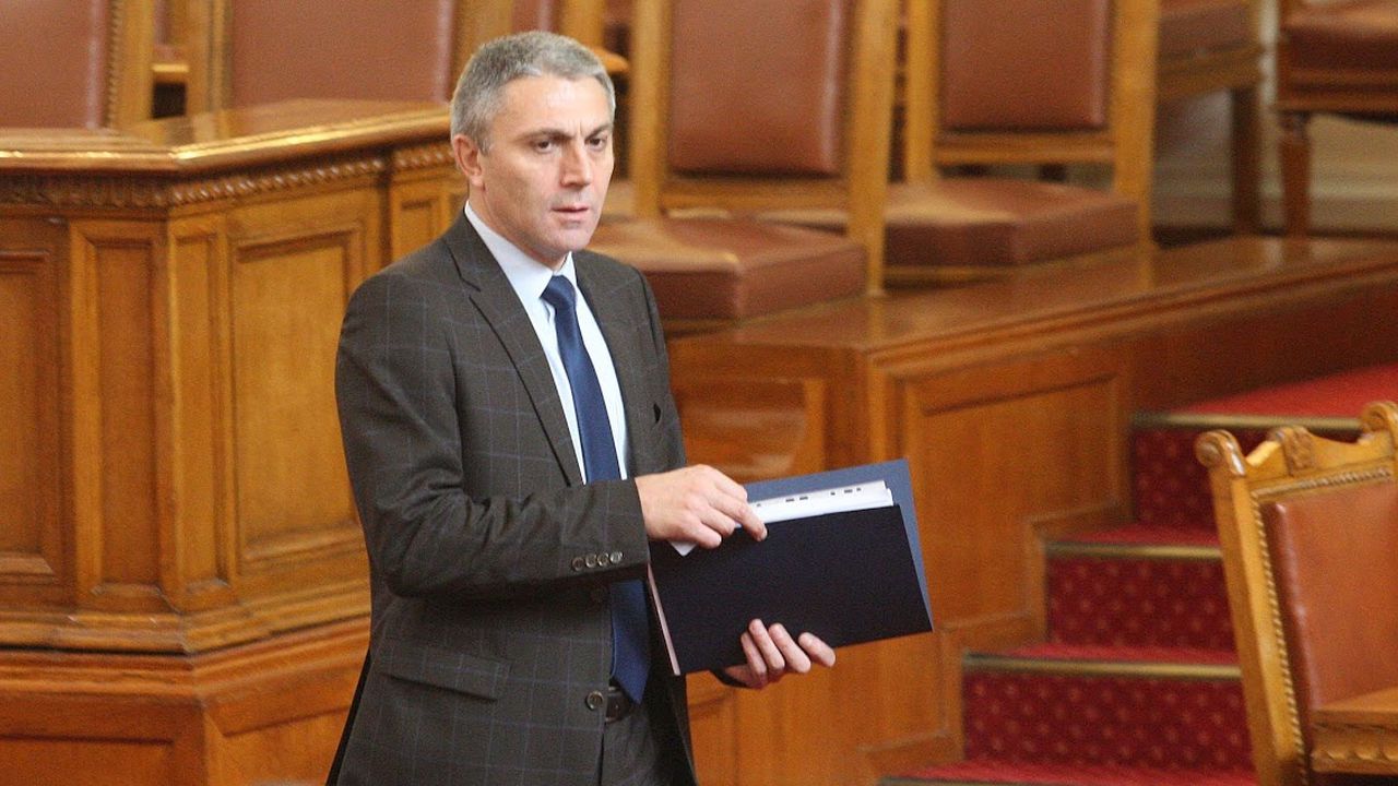 Мустафа Карадайъ оглавява евролистата на ДПС