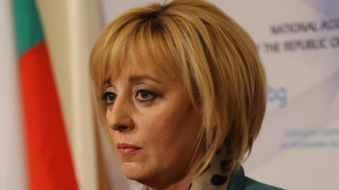 Мая Манолова представя законопроект за ограничаване свръхправомощията на банките