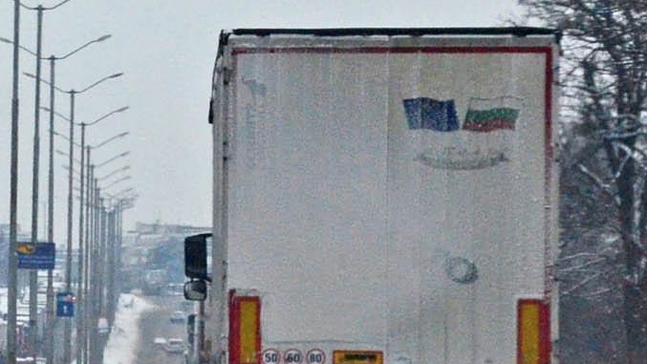 От днес е в сила новата мярка за контрол на камионите по магистралите