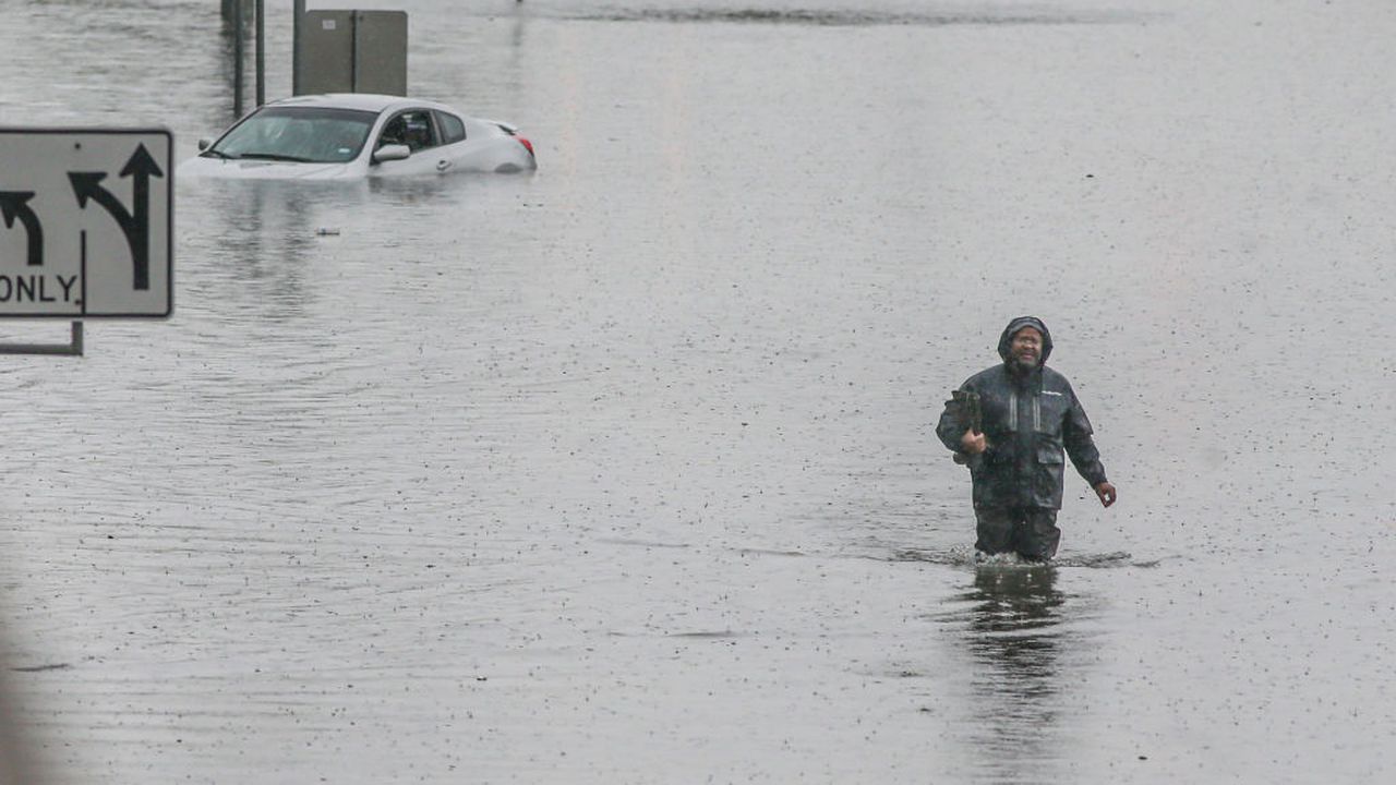 В Индия над 1600 са загиналите при най-тежкия сезон на мусоните