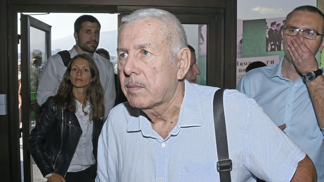 Бащата на инвитро метода  стана на 74 г., събра благодарности от майките