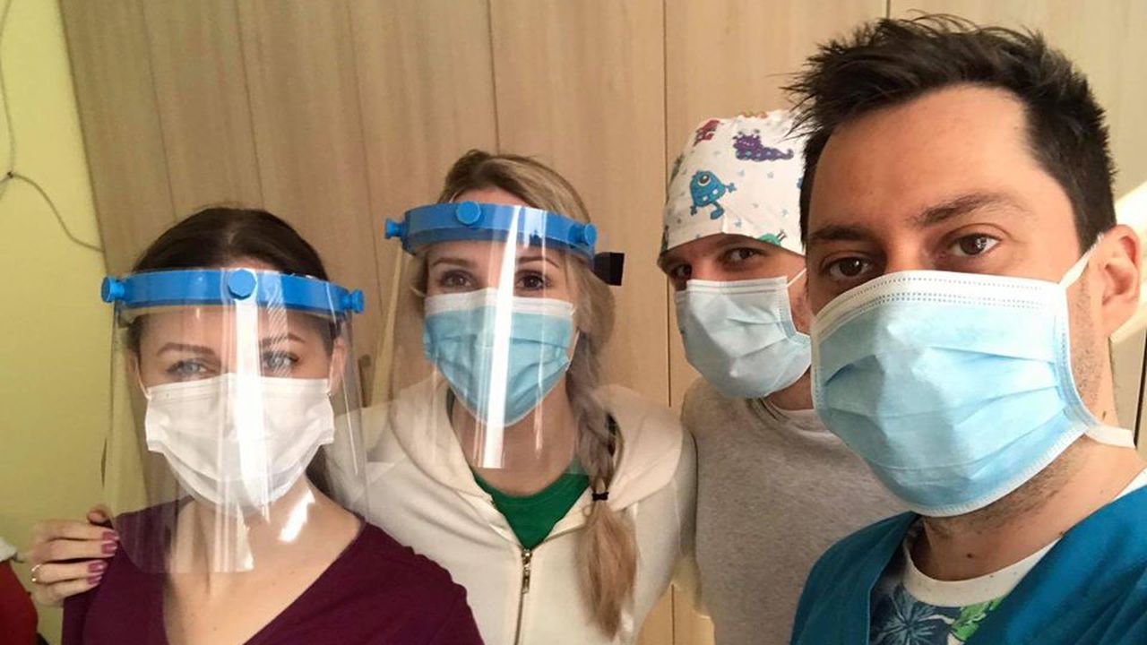 В Русе  правят шлемове за медицинските ни работници