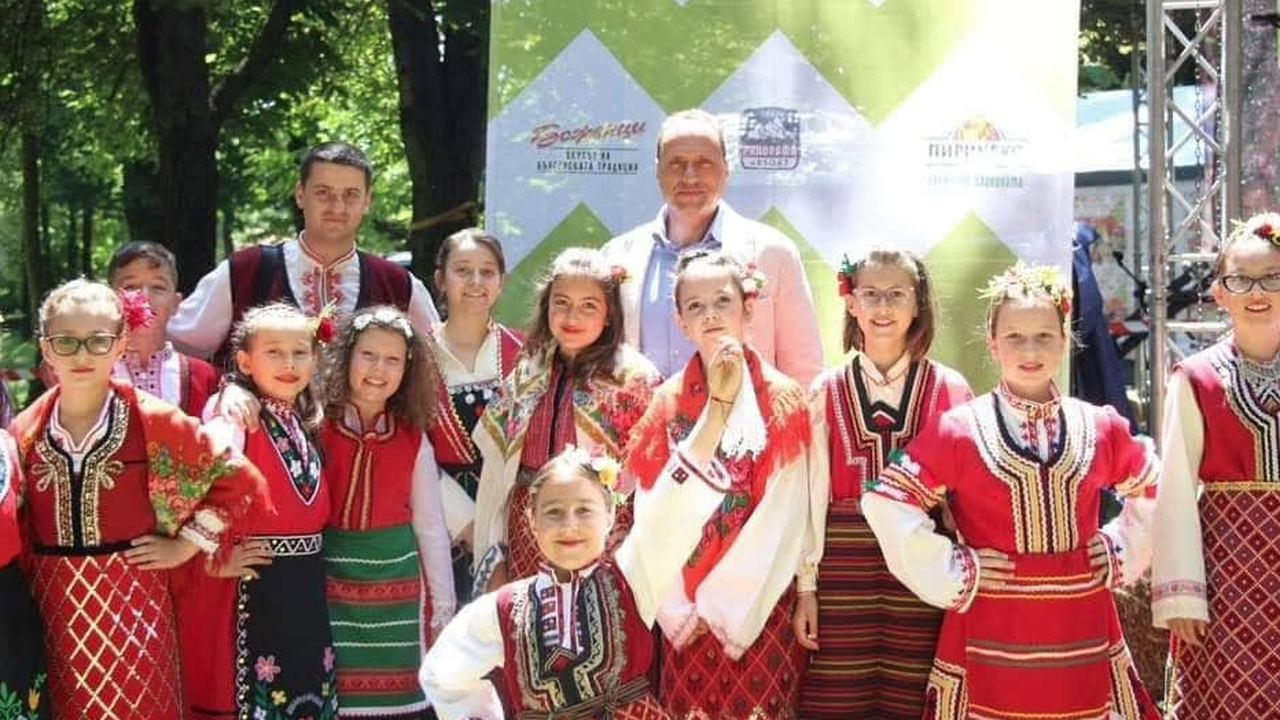 Достойно представяне на децата от Общинска лятна школа по музика на Националния фестивал „Фолклорна магия” – 2019 – Банско