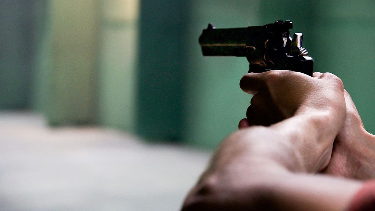 39-годишен извади пистолет на младеж в Сухиндол