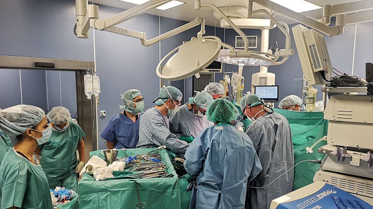 Специалисти от ВМА трансплантираха черен дроб на млад мъж