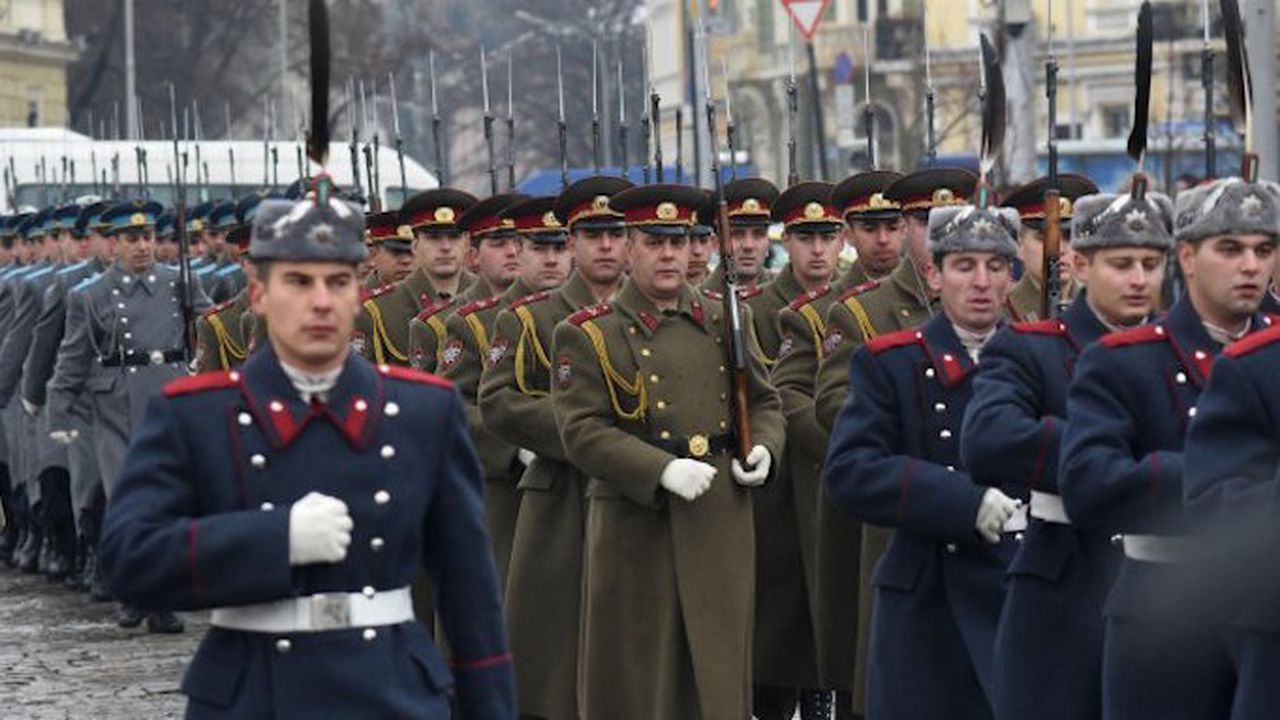 Отслужват водосвет на бойните знамена, флаговете и знамената-светини на Българската армия