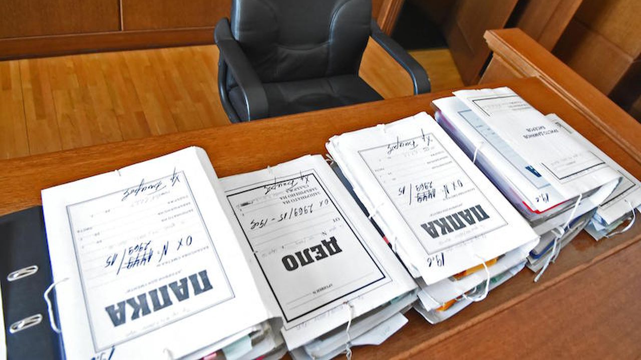 Отложиха делото за Дупнишката популярна каса заради самоубийството на подсъдимия