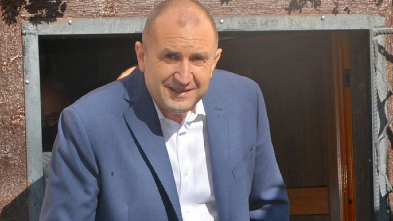 Румен Радев поздрави Клаус Йоханис за победата му на президентските избори в Румъния