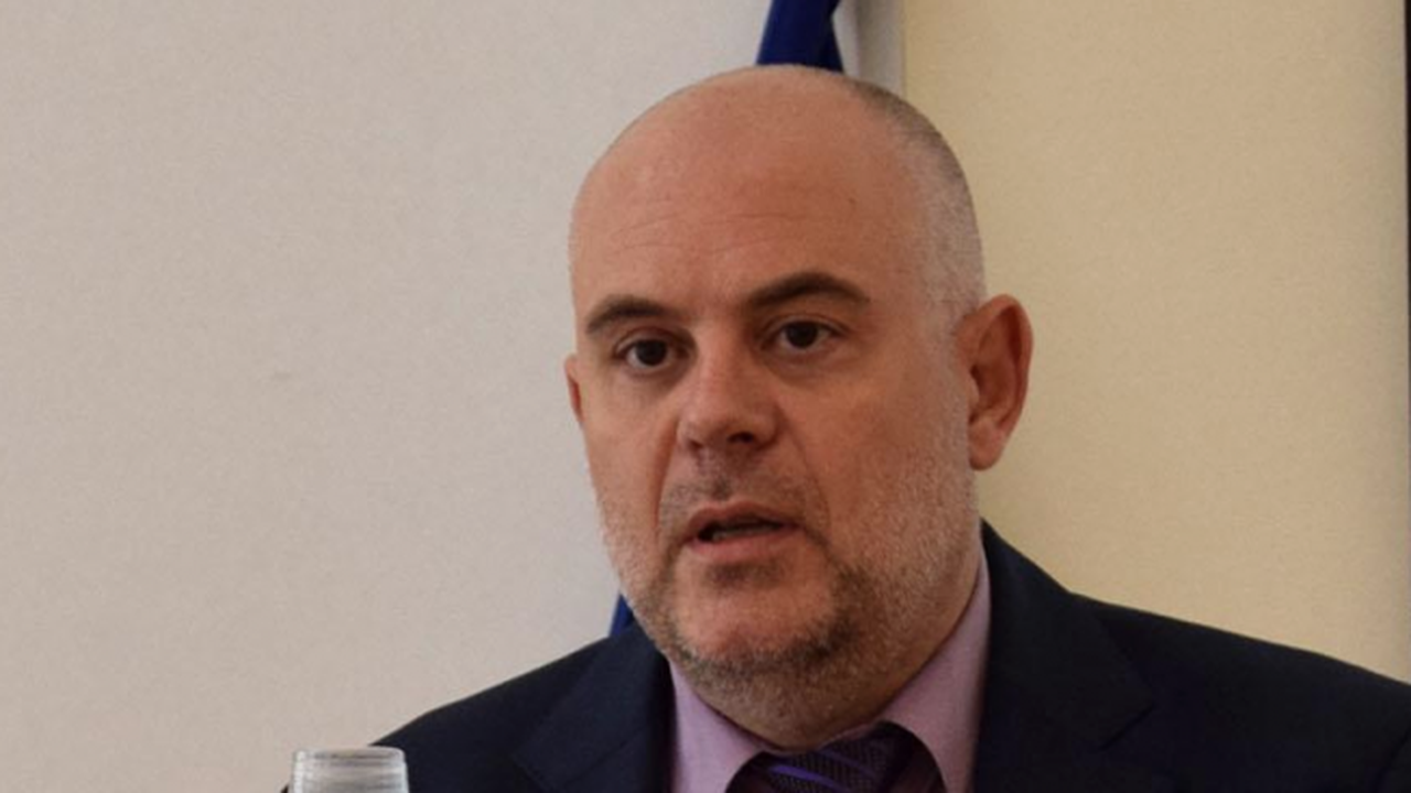 Гешев: Публичното оповестяване на доказателства ще бъде правено и занапред
