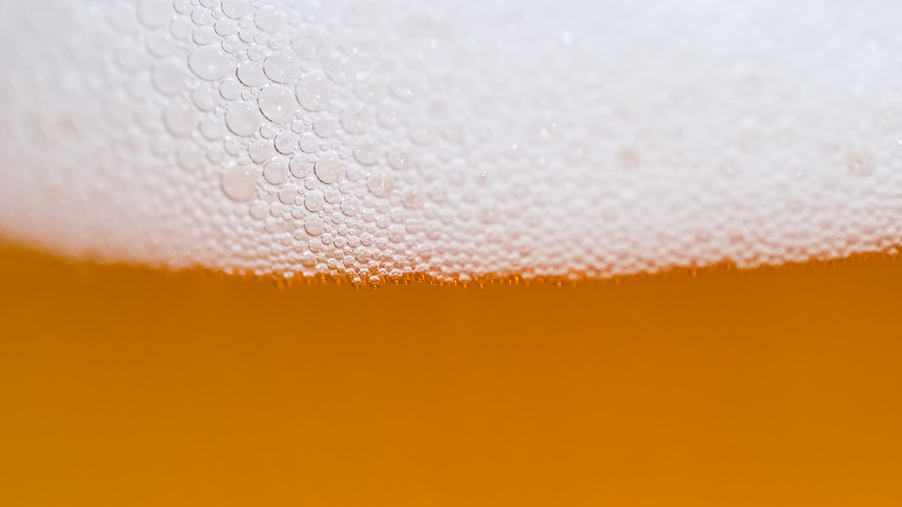 Изхвърлят 10 милиона литра бира във Франция заради карантината
