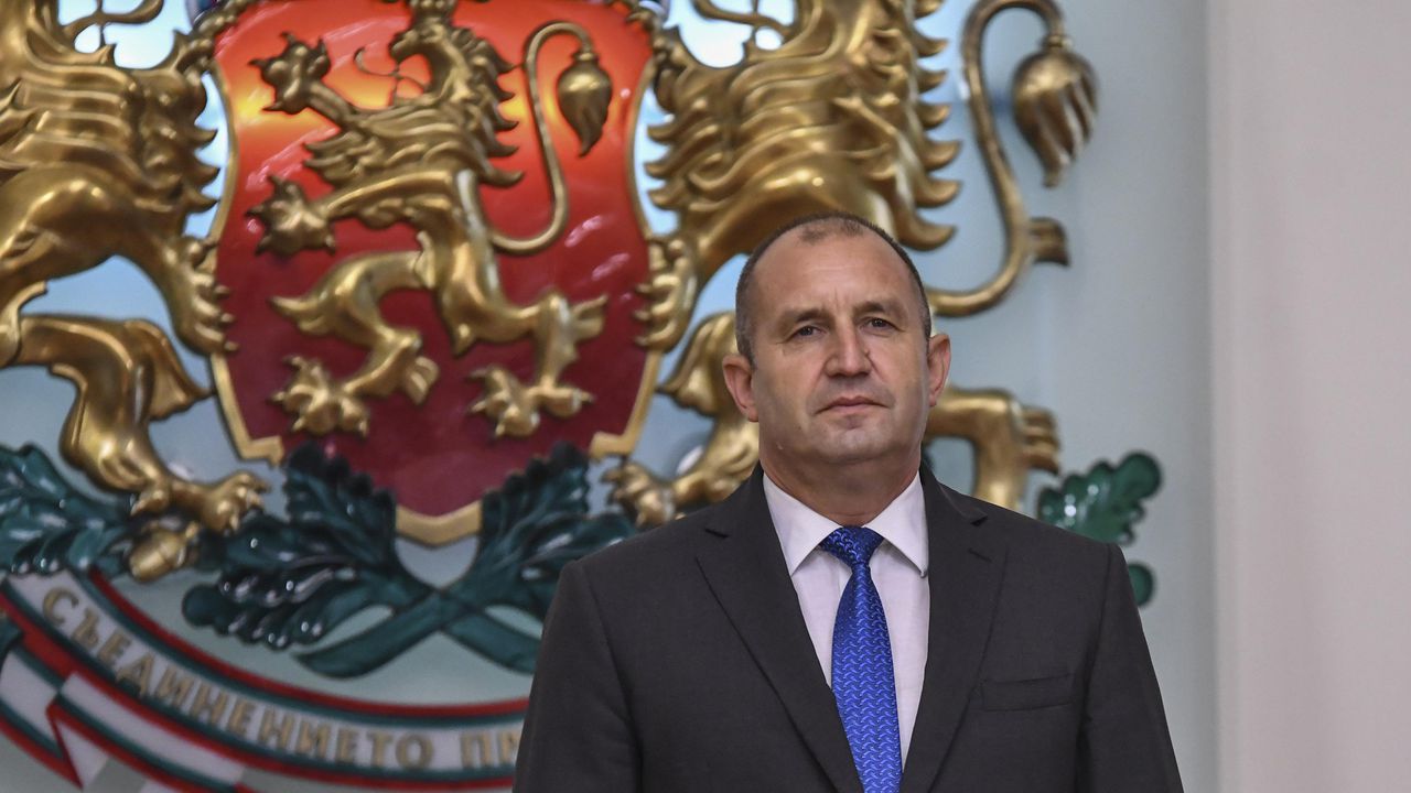 Президентът връчва ордени на 4-ма бележити българи в понеделник