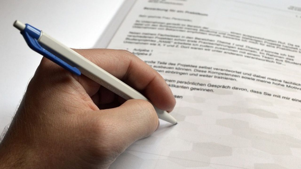 Регистрацията в бюро по труда ще става с по-малко документи