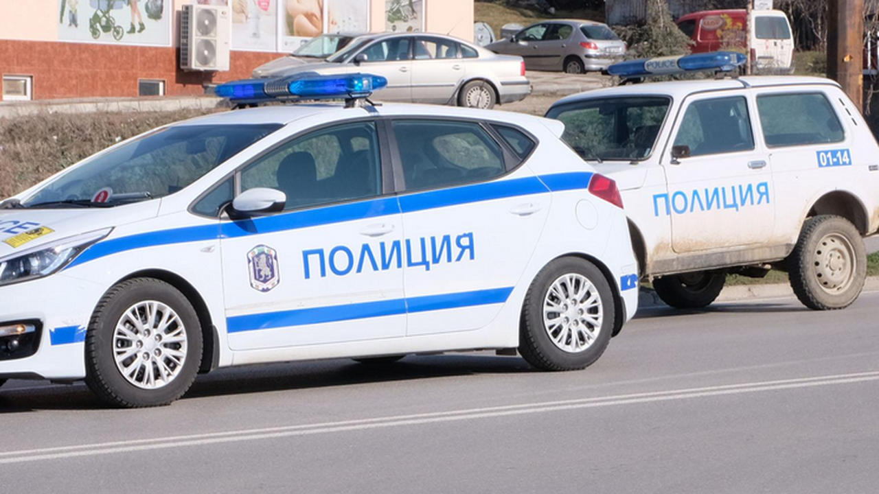 Полицейска гонка с дрогиран и неправоспособен водач край Враца