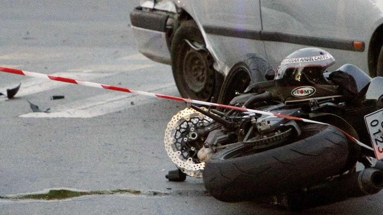 Катастрофа на пътя между с. Николово и с. Червена вода: Двама са пострадали