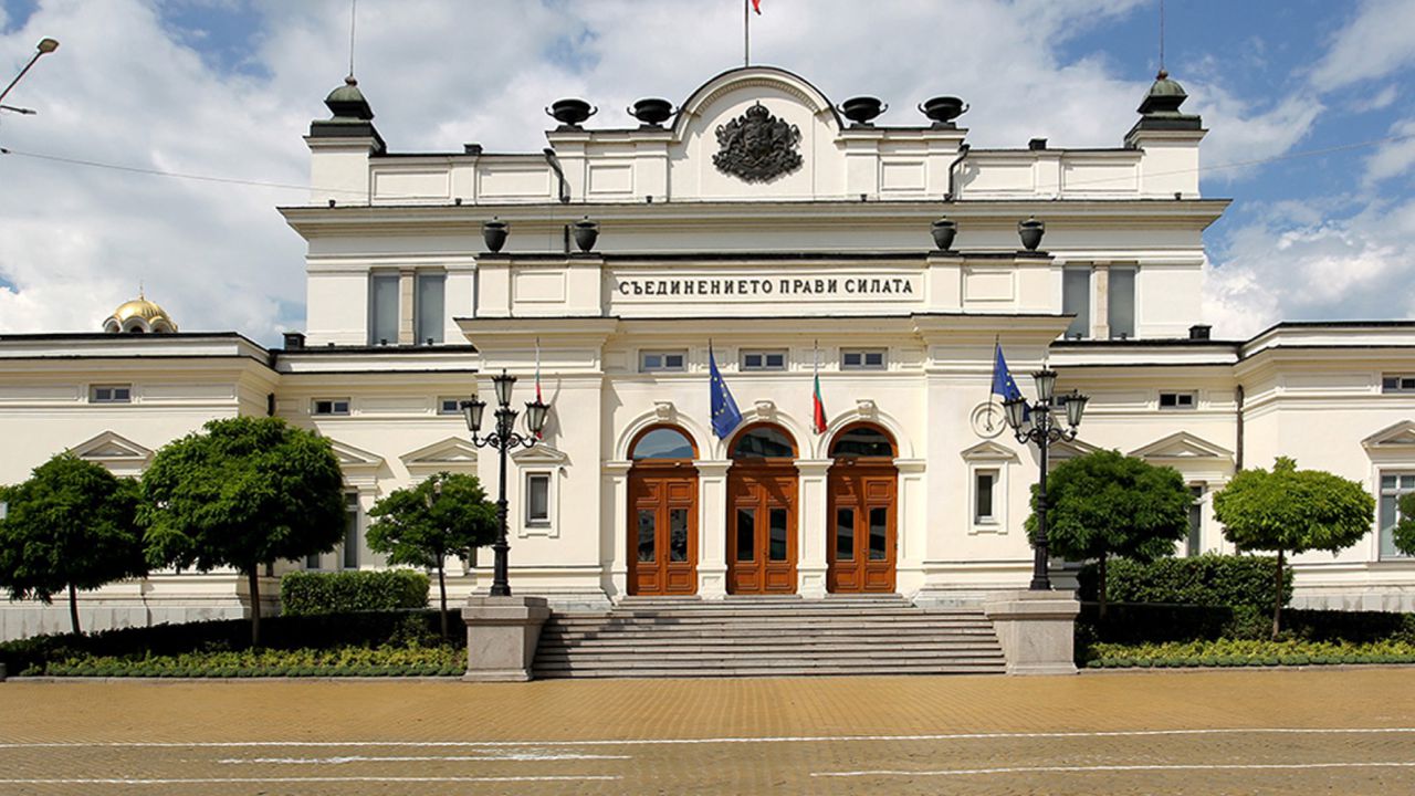 Депутатите обсъждат теча на данни в НАП