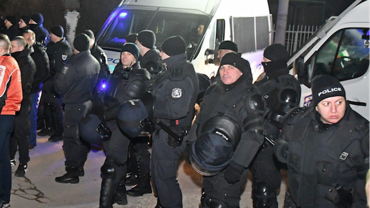 Стотина жители на Габрово излязоха на нов мирен протест